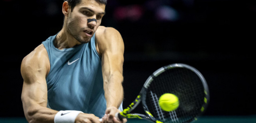 Carlos Alcaraz derrota en tres sets a Van De Zandschulp en su debut en Rotterdam