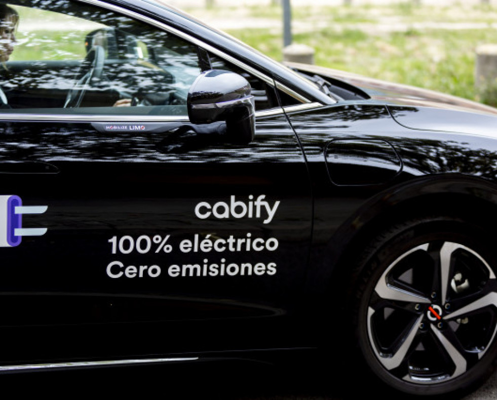 EuropaPress 4853408 vehiculos plataforma movilidad cabify reducen emisiones carbono 12101126