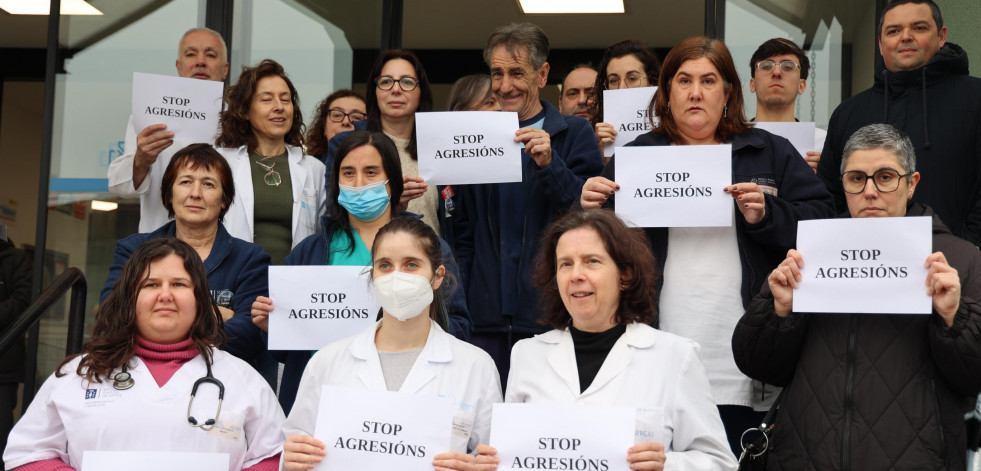 Sanitarios de la comarca se concentran contra las agresiones