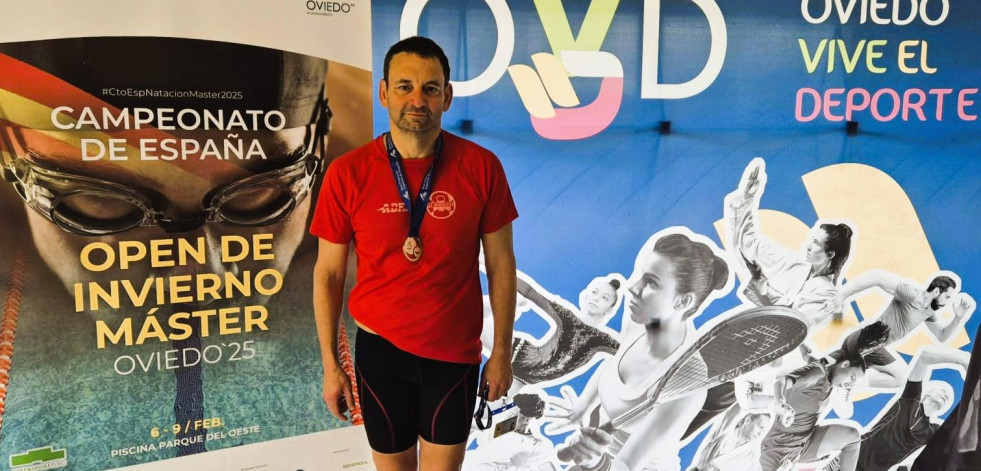 Una medalla y 6 récords para Julio Martínez en el Nacional Máster de Natación de Invierno