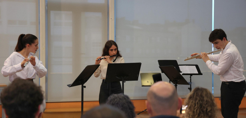 La audición de flauta llega al salón de actos del Conservatorio Profesional de Música de Carballo