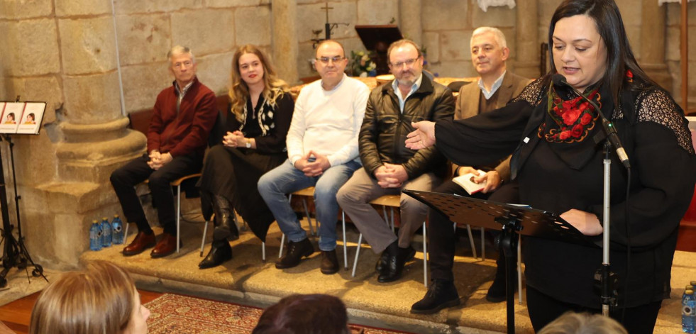 Valentín García pon en valor a literatura e a poesía popular das cantareiras homenaxeadas no Día das Letras