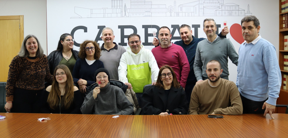 Dieciséis carballeses y carballesas conforman la comisión organizadora de las fiestas de San Xoán 2025
