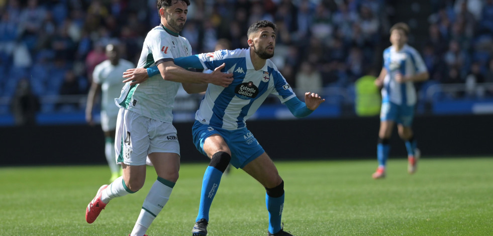 La falta de acierto deja al Deportivo sin hacer cumbre ante el Huesca (0-0)