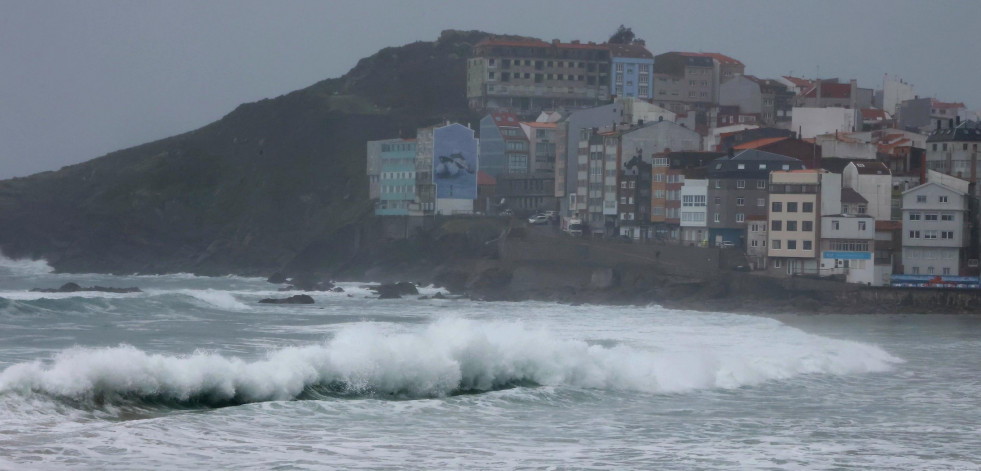 Las intensas lluvias dejan casi cien litros por metro cuadrado en la Costa da Morte
