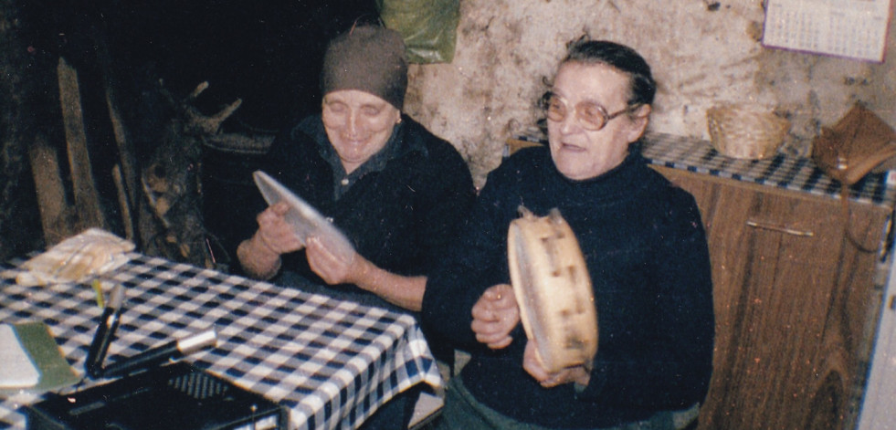 La Xunta homenajea a las cantareiras con un concurso de radio escolar