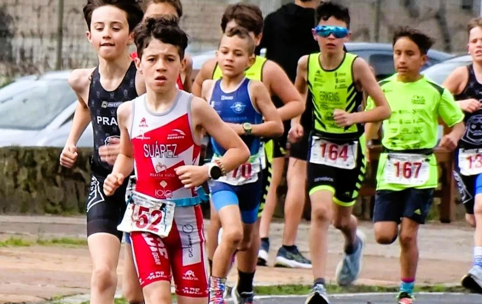 Dos récords del club para la AD Fogar en la primera jornada de atletismo en pista