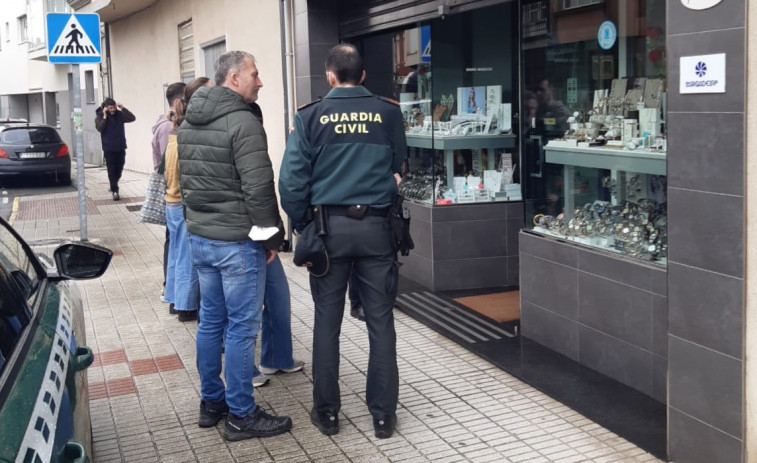 A prisión los dos hombres detenidos por robar en una joyería de A Laracha
