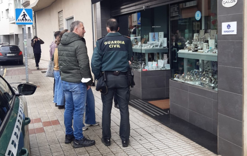 A prisión los dos hombres detenidos por robar en una joyería de A Laracha