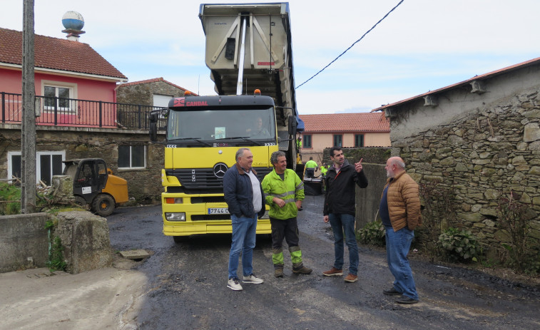 El Concello larachés invierte 30.000 euros en la mejora viaria del núcleo de Sabaceda