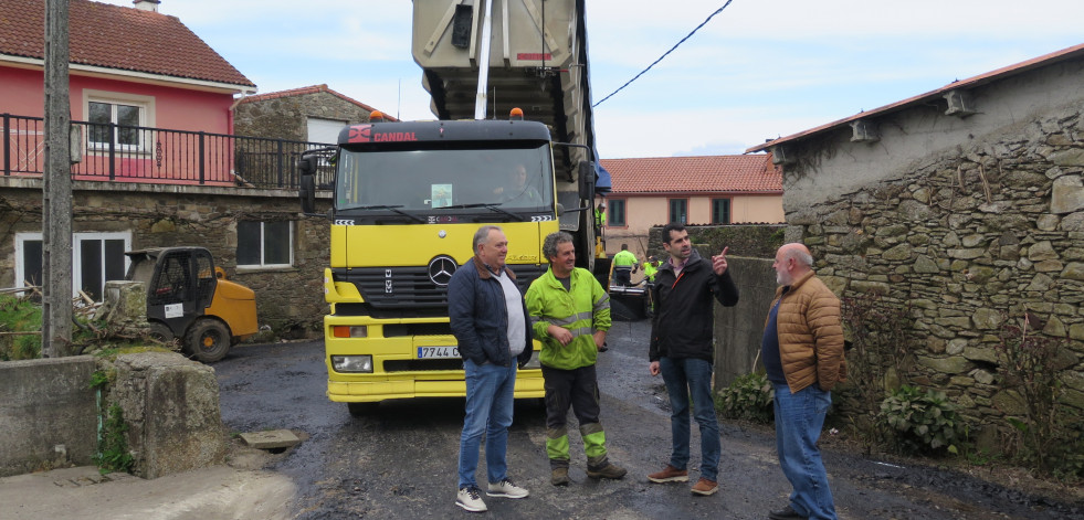 El Concello larachés invierte 30.000 euros en la mejora viaria del núcleo de Sabaceda