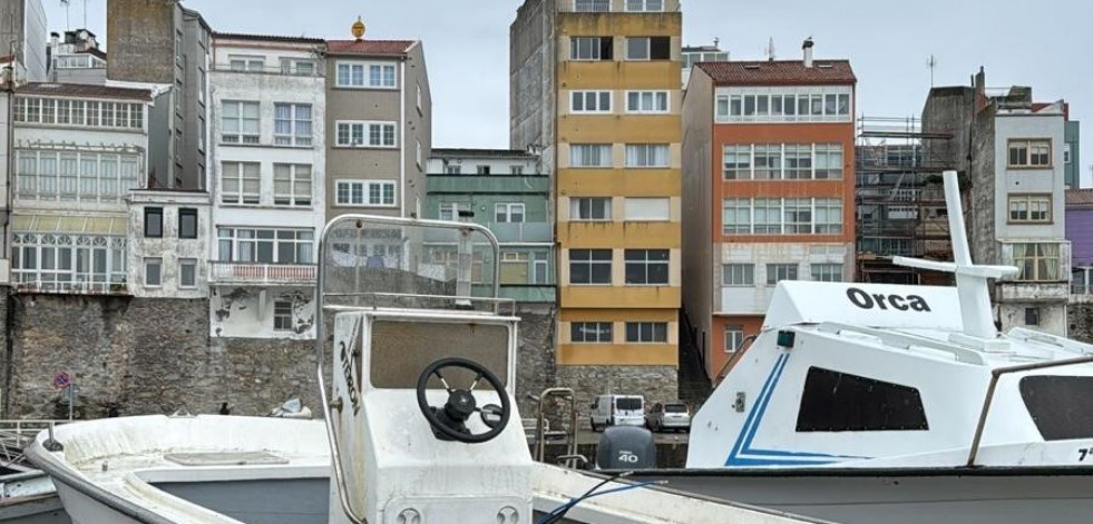 Cofradía y club náutico de Malpica se quejan por los apagones y los frecuentes robos en el puerto