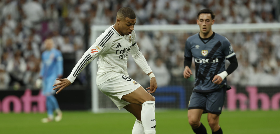 El Real Madrid alcanza al Barcelona en el primer puesto tras derrotar al Rayo Vallecano (2-1)