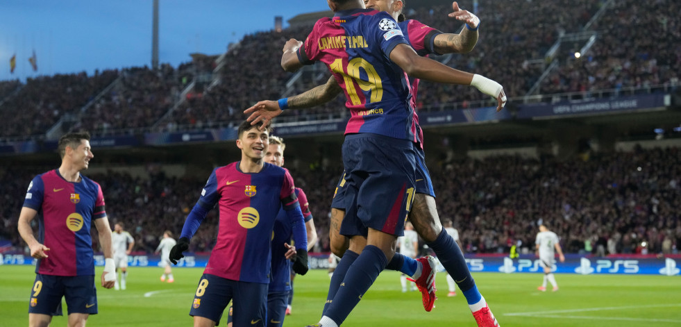 Un doblete de Raphinha y una genialidad de Lamine Yamal meten al Barça en cuartos (3-1)