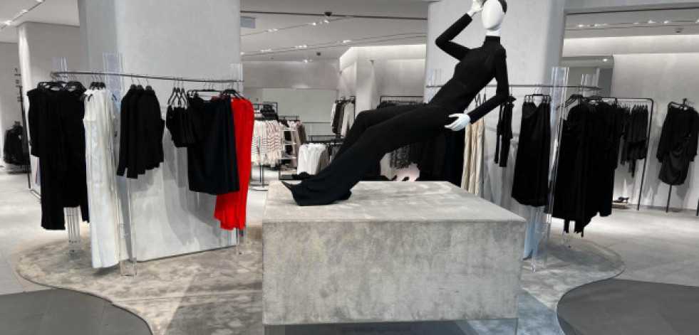 Zara estrena un sistema de pago sin pasar por caja y sin alarmas físicas antirrobo