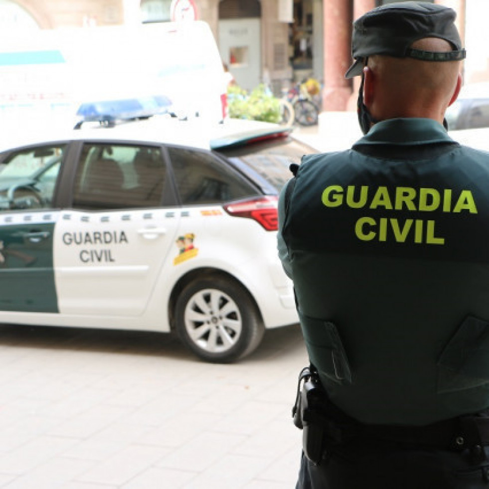 La Guardia Civil interviene 11.600 ansiolíticos ocultos en un vehículo en Ceuta