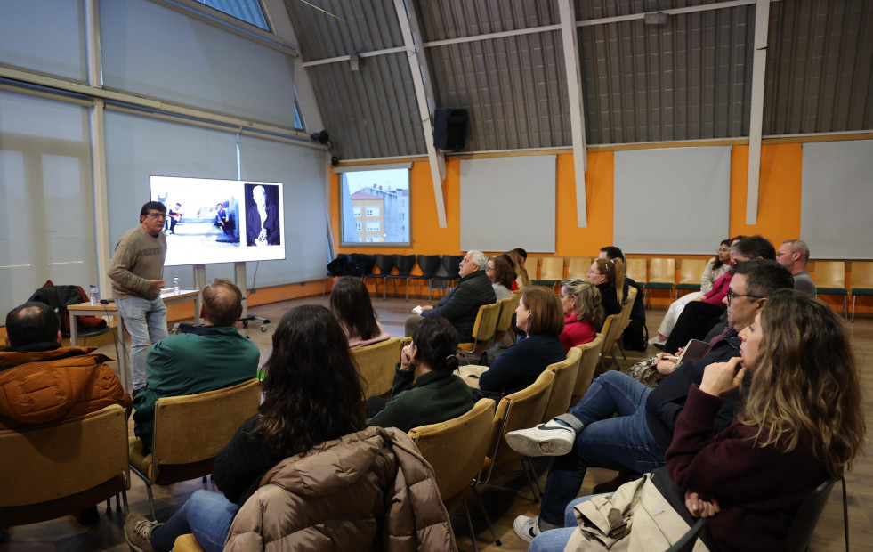 Empieza el curso para aficionados a la fotografía en Carballo