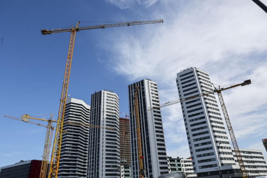 La firma de hipotecas sobre vivienda crece un 44 % en marzo y roza las 43.000 operaciones