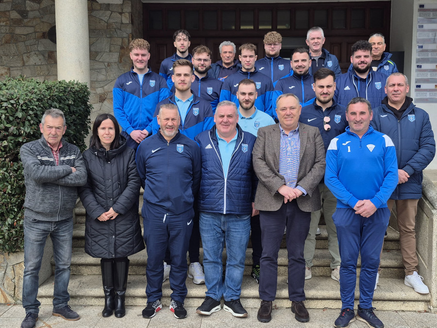 Laracha recibe el club de fútbol Galicia de Berna