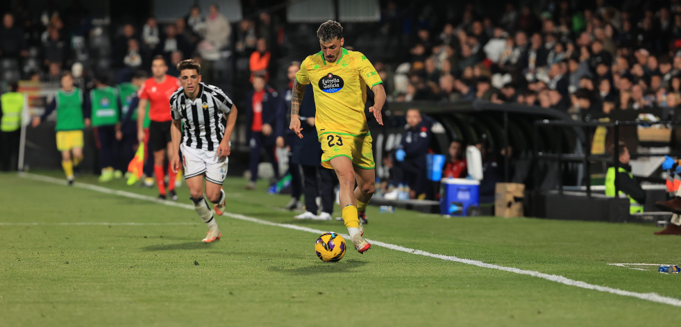 El Deportivo patina en otro tiroteo con el Castellón (2-2)