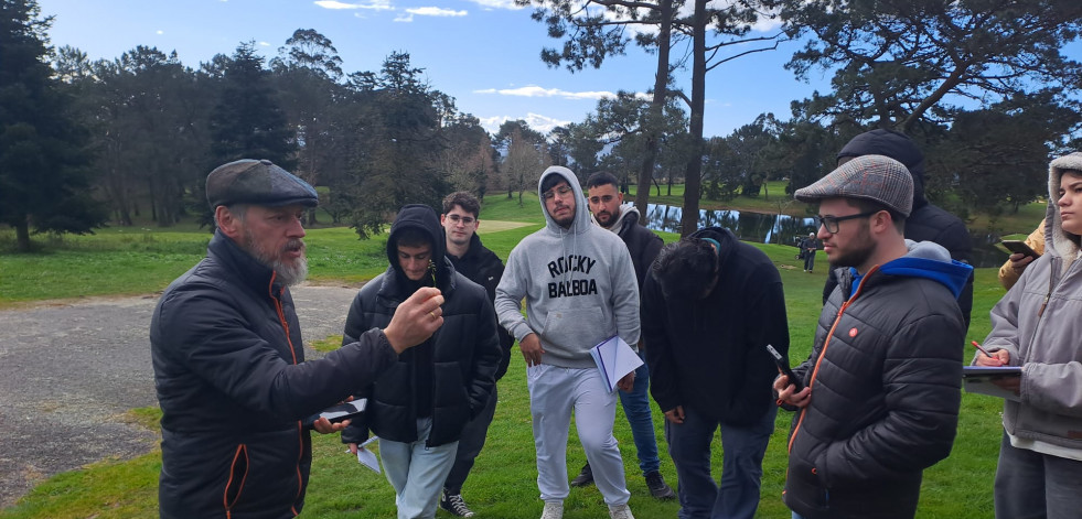 Alumnos de Paisaxismo e Medio Rural de la EFA Fonteboa visitan las instalaciones del Real Club de Golf de A Coruña