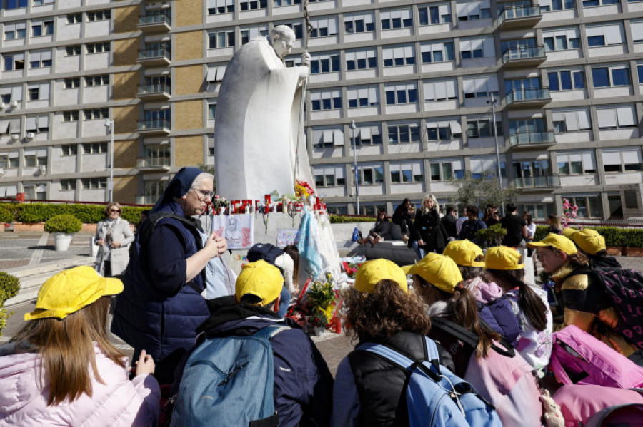 La salud del papa obliga a pensar en un "plan B" para la celebración de la Semana Santa