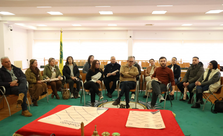 Nacen en Carballo los Feiróns en Rede, que pondrán en valor el trabajo de las entidades sociales