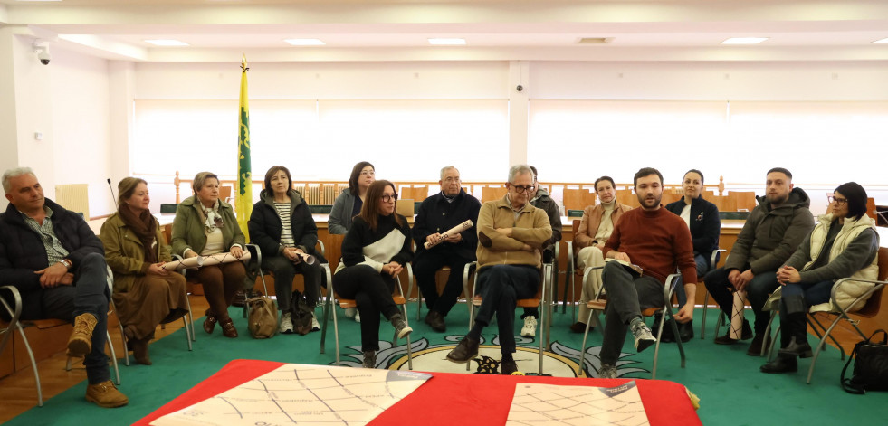 Nacen en Carballo los Feiróns en Rede, que pondrán en valor el trabajo de las entidades sociales
