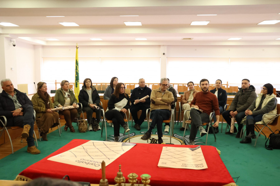 Nacen en Carballo los Feiróns en Rede, que pondrán en valor el trabajo de las entidades sociales