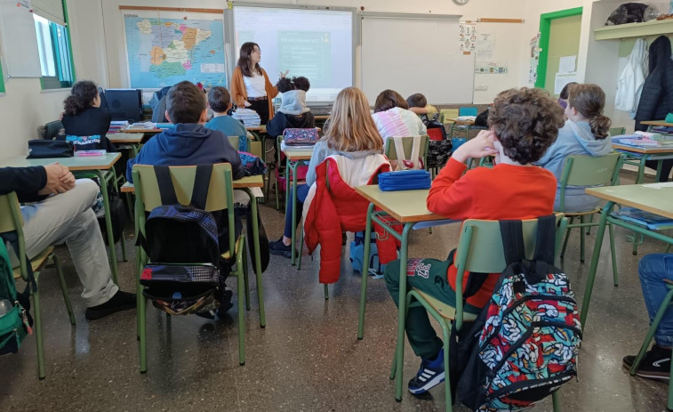 Vieiro continúa su programación preventiva de conductas adictivas por las escuelas de la comarca