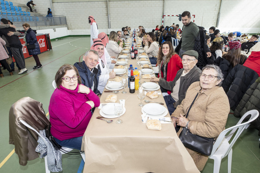 El Xuventude Laracha reúne a 120 comensales en su I Cocido social
