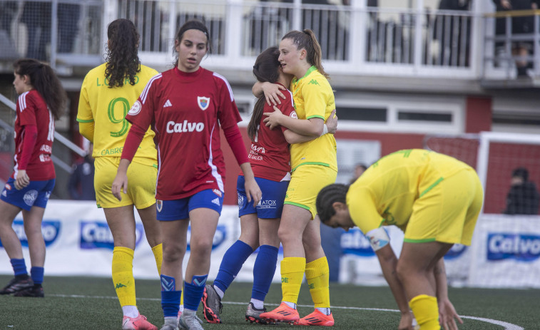 Gran imagen de las carballesas ante un Deportivo B con Elena Vázquez como principal reclamo