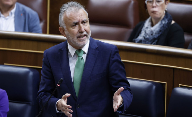 El ministro Ángel Víctor Torres anula su agenda varias semanas tras anunciar que tiene cáncer, pero seguirá como ministro