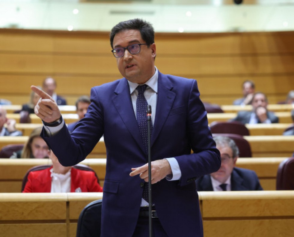 Economa2FUNCIONARIOS