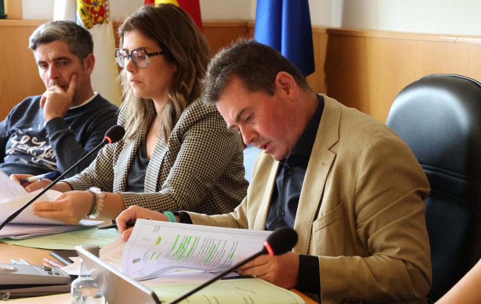 Aprobadas las nuevas cuentas de Ponteceso con los únicos apoyos del gobierno y Adiante