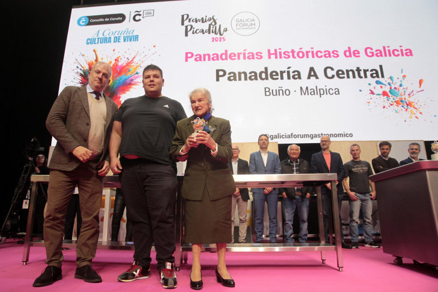 El Galicia Fórum Gastronómico premia a las panaderías 'A Central' de Buño y 'Germán' de Fisterra