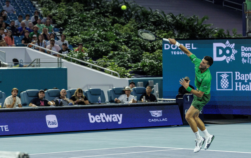 Djokovic no falla ante Korda y se cita con Dimitrov en semifinales