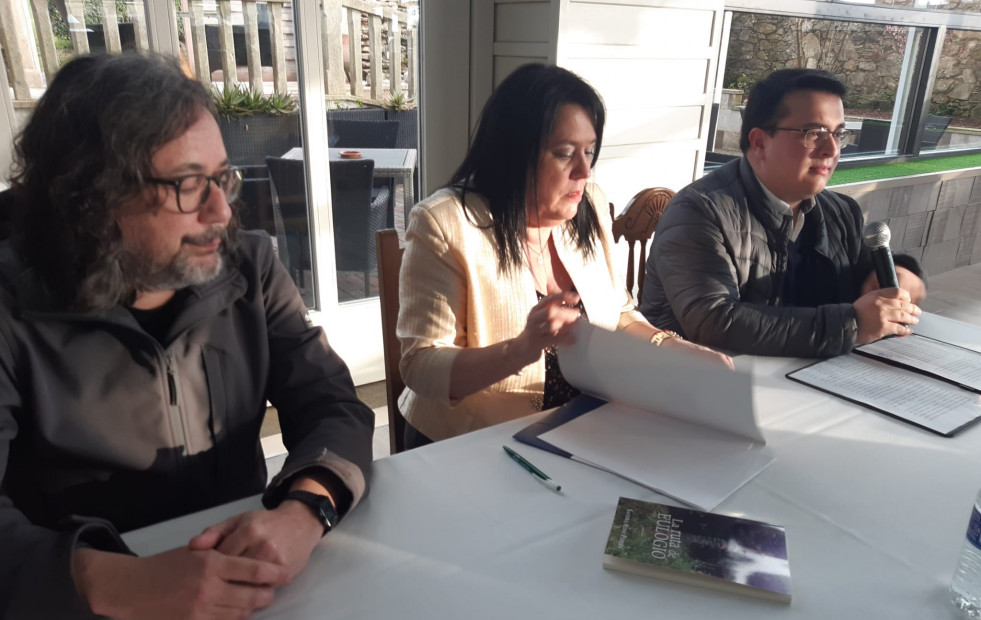 Ofrenda floral y literatura para homenajear a Eulogio Suárez Rodríguez