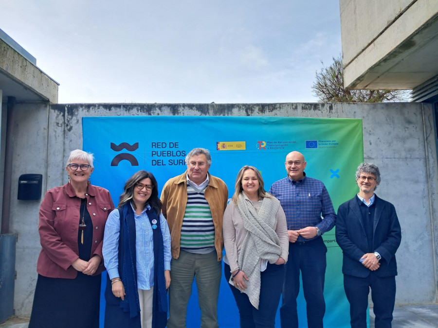 Representantes del Concello carballés asisten en Cantabria a una cita sobre crecimiento del surf