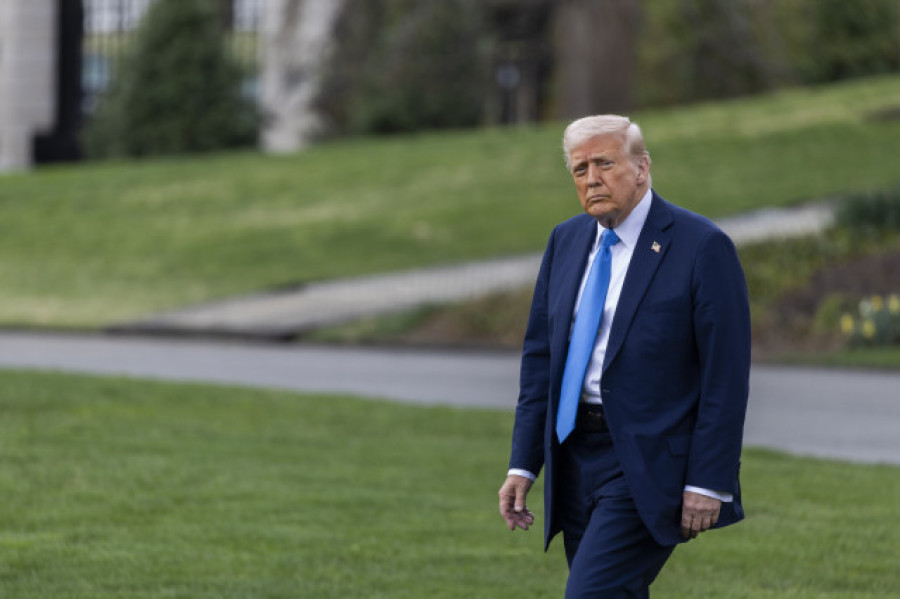 Trump revoca permisos de petroleras, entre ellas Repsol, que exportan crudo venezolano