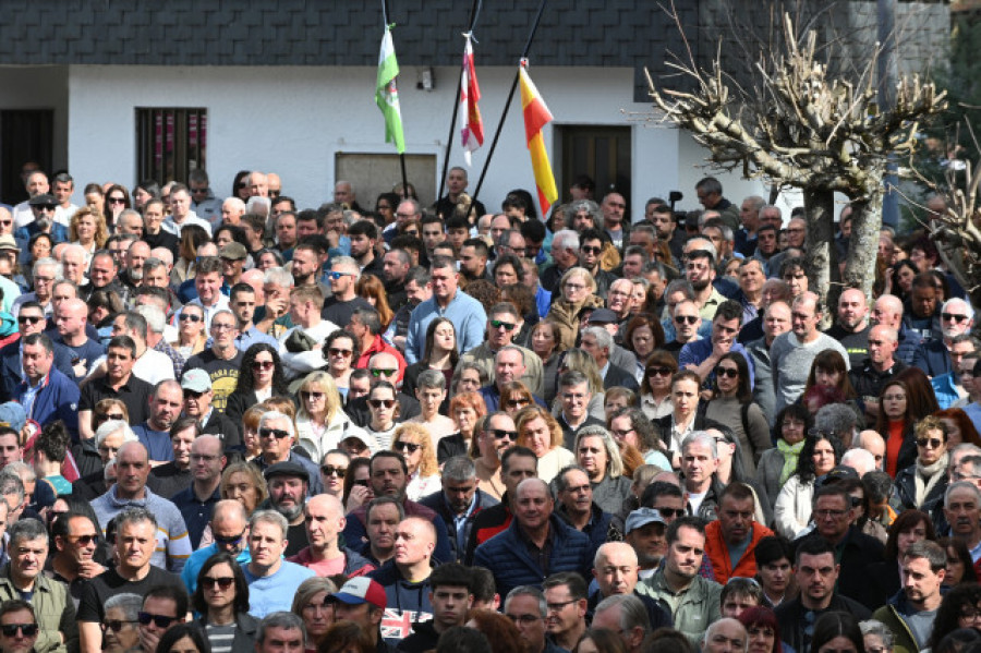 Más de 4.000 personas despiden a los cuatro mineros de Villablino que fallecieron en la mina de Cerredo