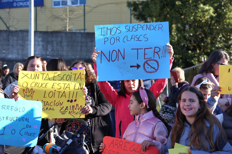 Las familias del CPI O Cruce exigen una solución al "caos" e "inseguridad" del centro