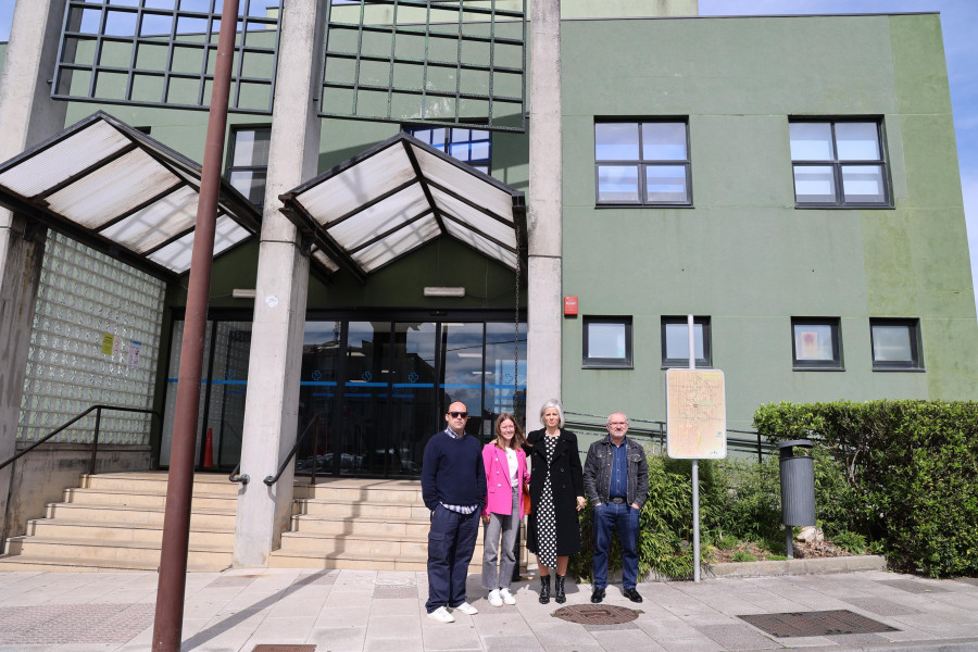 El PSOE denuncia en Carballo la falta de profesionales en los centros de salud de la comarca