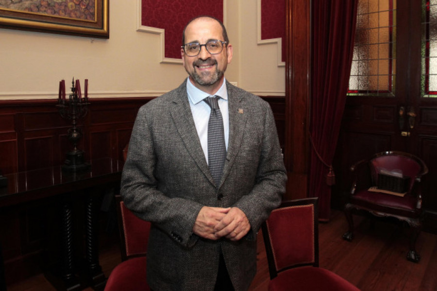 O novo presidente da RAG, Henrique Monteagudo, reclama un “pacto social” polo galego