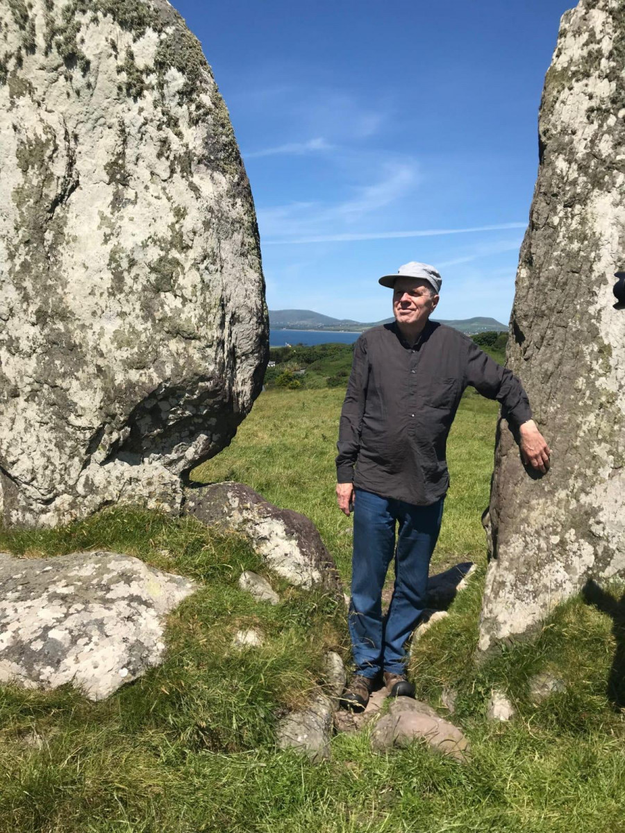 El poeta irlandés Paddy Bushe protagoniza una residencia literaria en el hotel Bela Fisterra