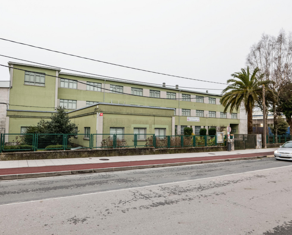 Fachada principal del ies alfredo branas de carballo