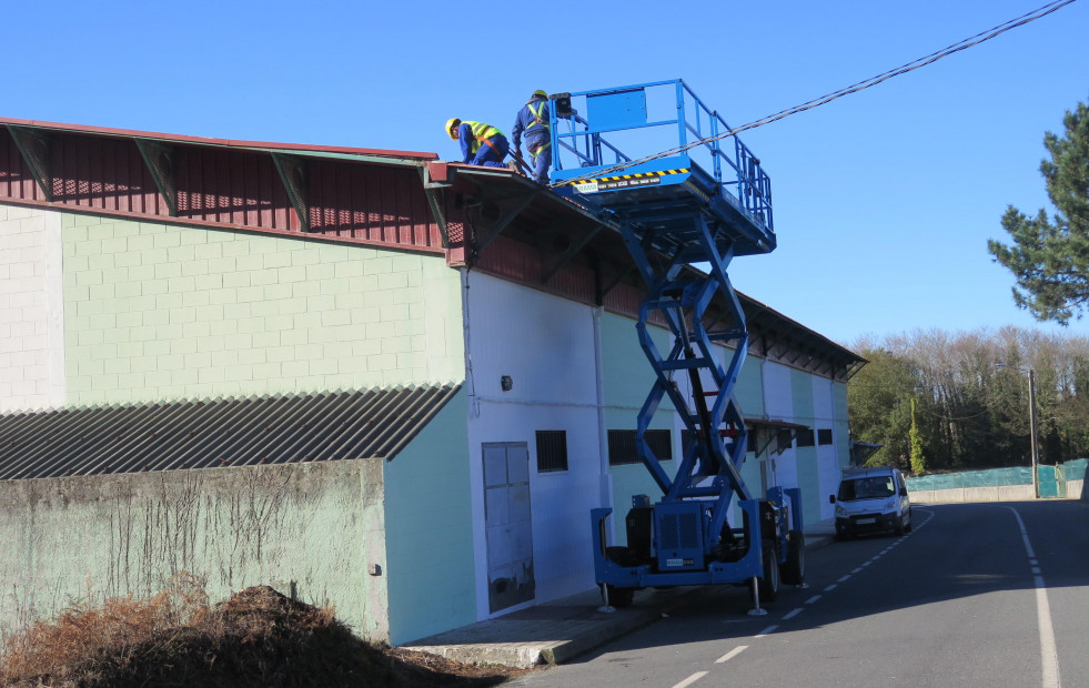 A Laracha adjudica la instalación del sistema de producción de energía fotovoltaica