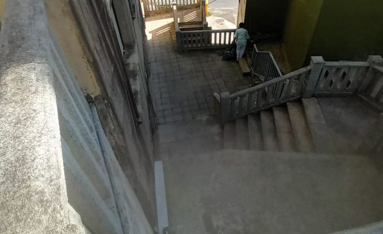 El BNG muxián pide acceso a la vía pública para dos viviendas de la rúa López Abente