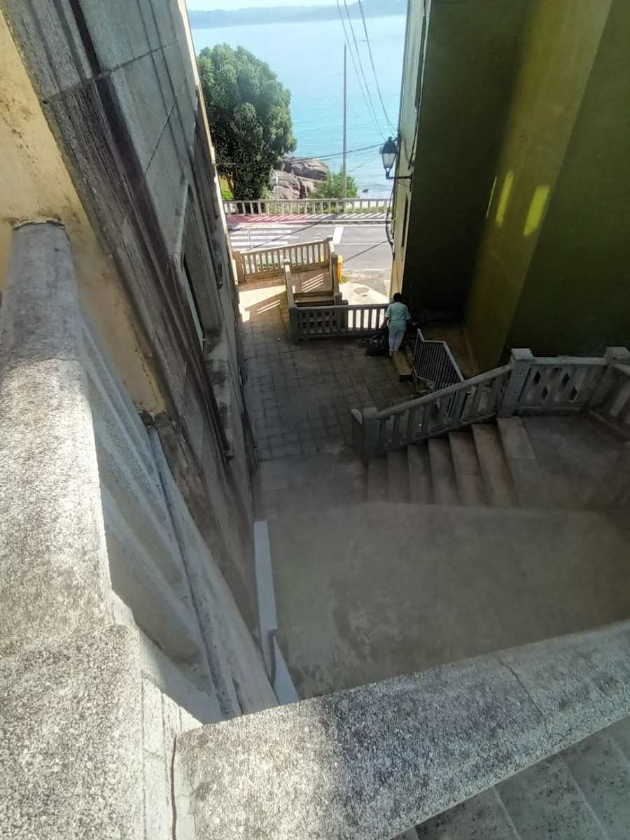 El BNG muxián pide acceso a la vía pública para dos viviendas de la rúa López Abente