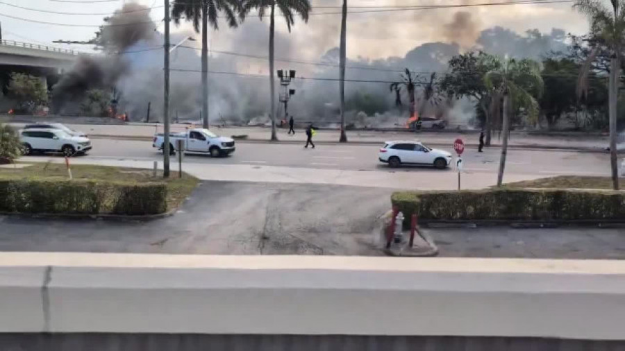 Nuevo accidente aéreo en Estados Unidos: una avioneta se estrella en Florida